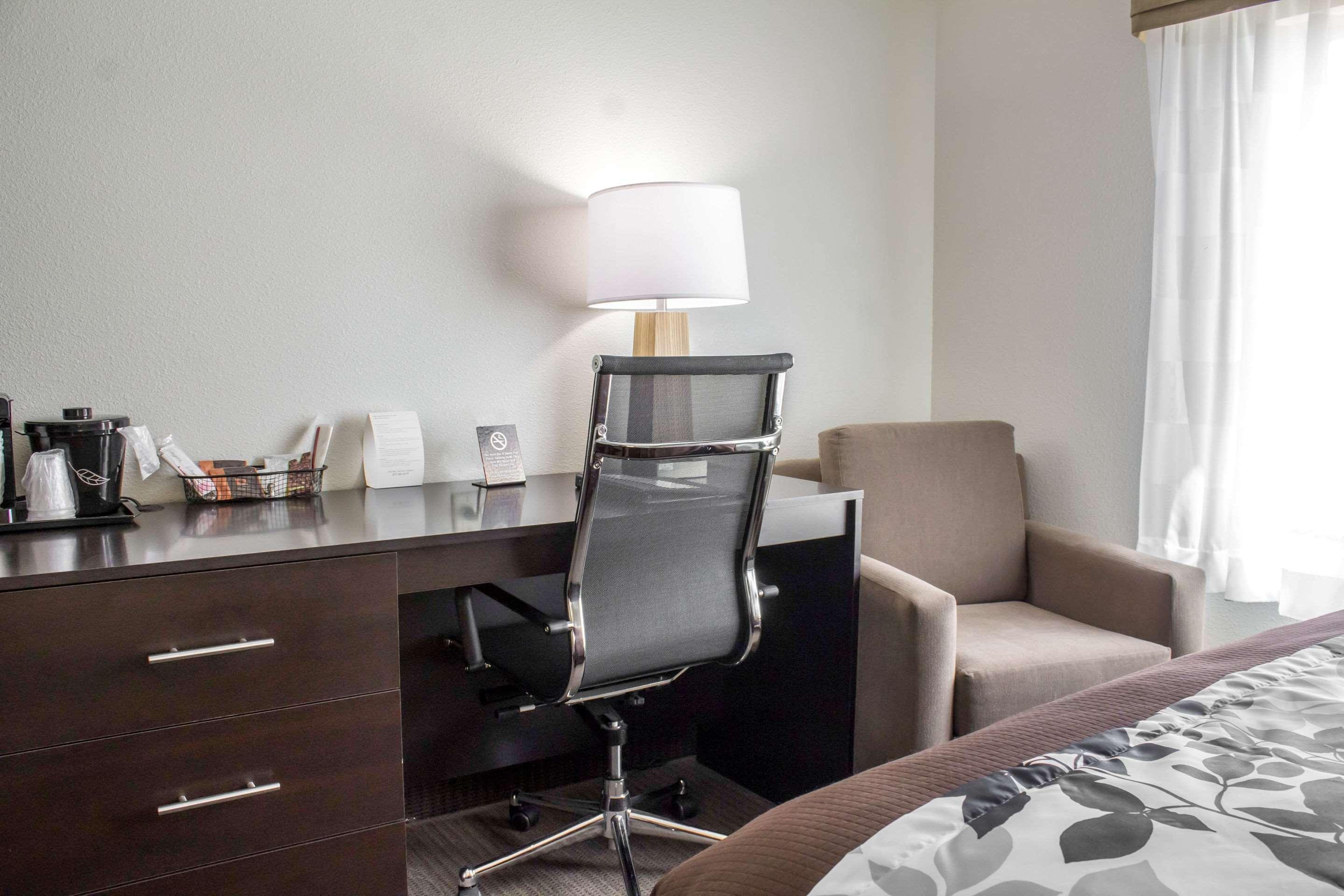 Sleep Inn & Suites Lincoln University Area Екстериор снимка