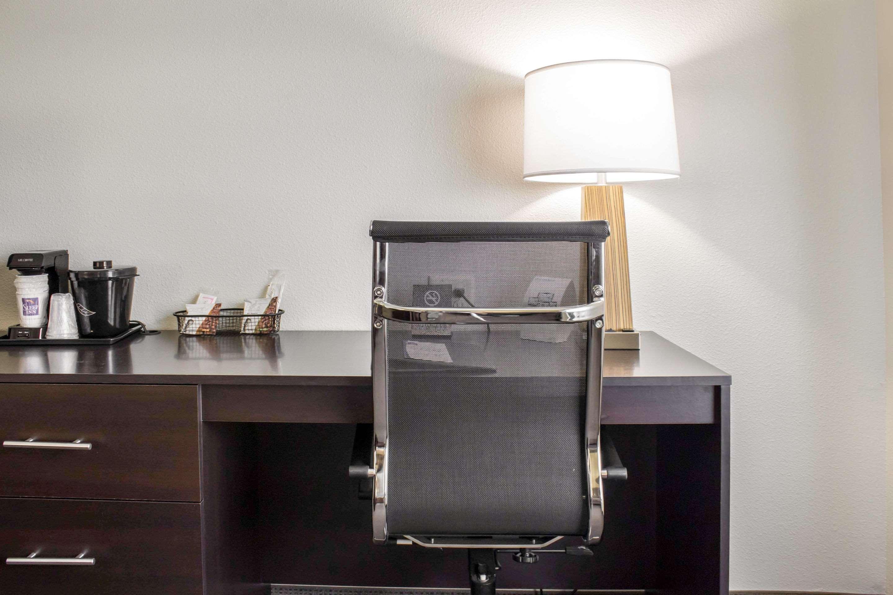 Sleep Inn & Suites Lincoln University Area Екстериор снимка