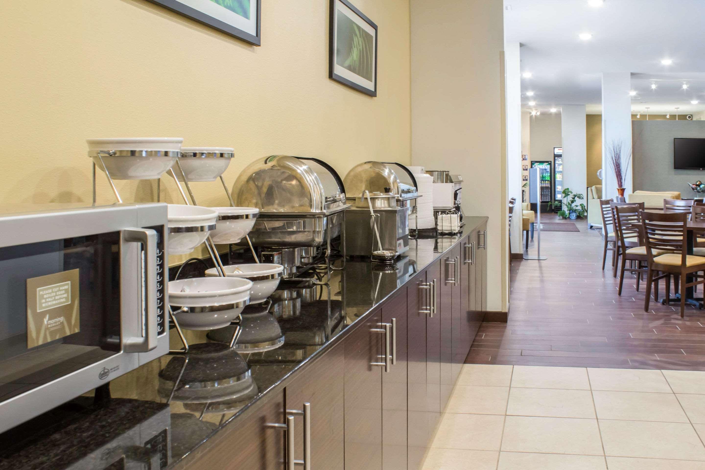 Sleep Inn & Suites Lincoln University Area Екстериор снимка