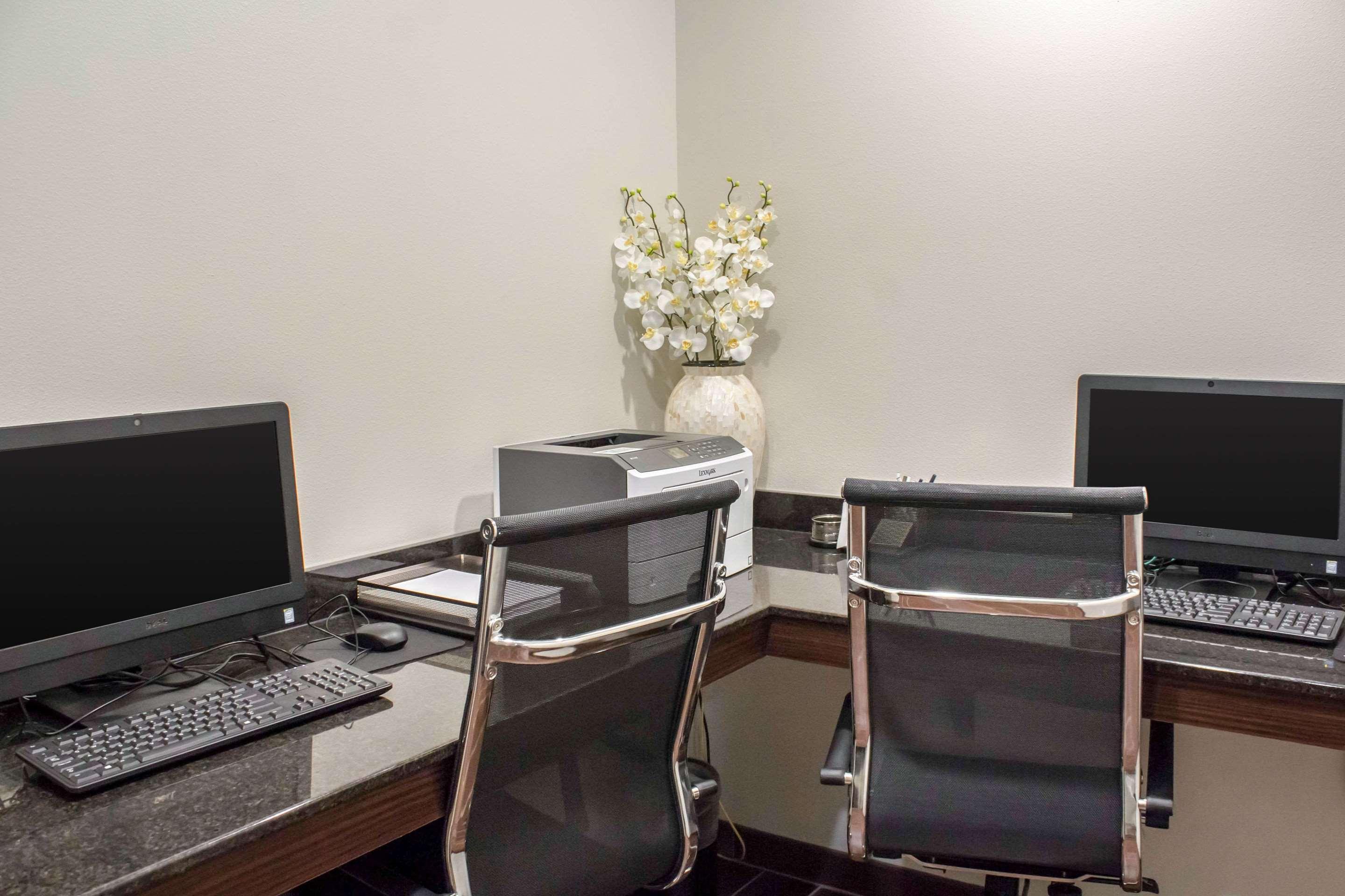 Sleep Inn & Suites Lincoln University Area Екстериор снимка