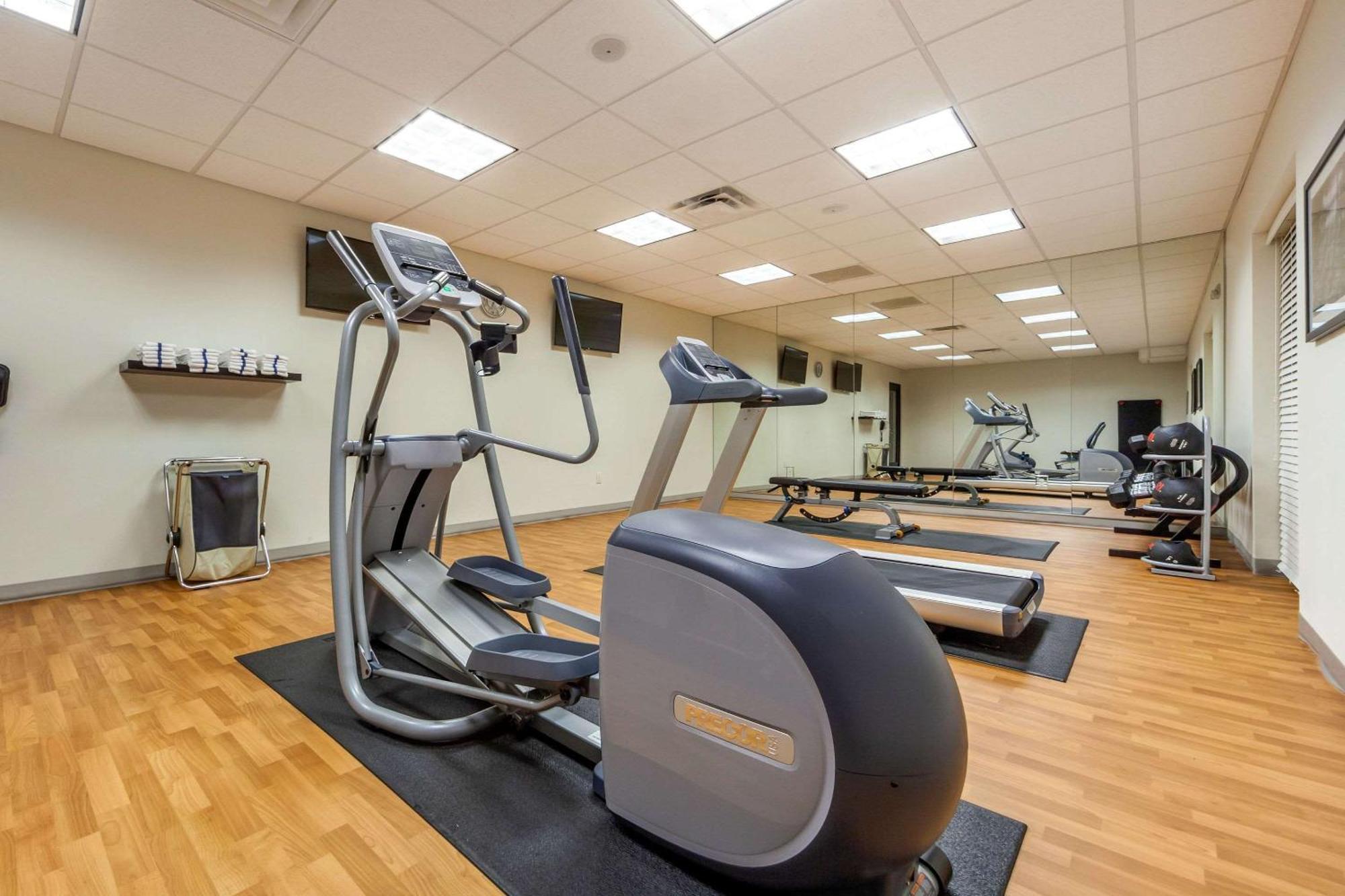Sleep Inn & Suites Lincoln University Area Екстериор снимка