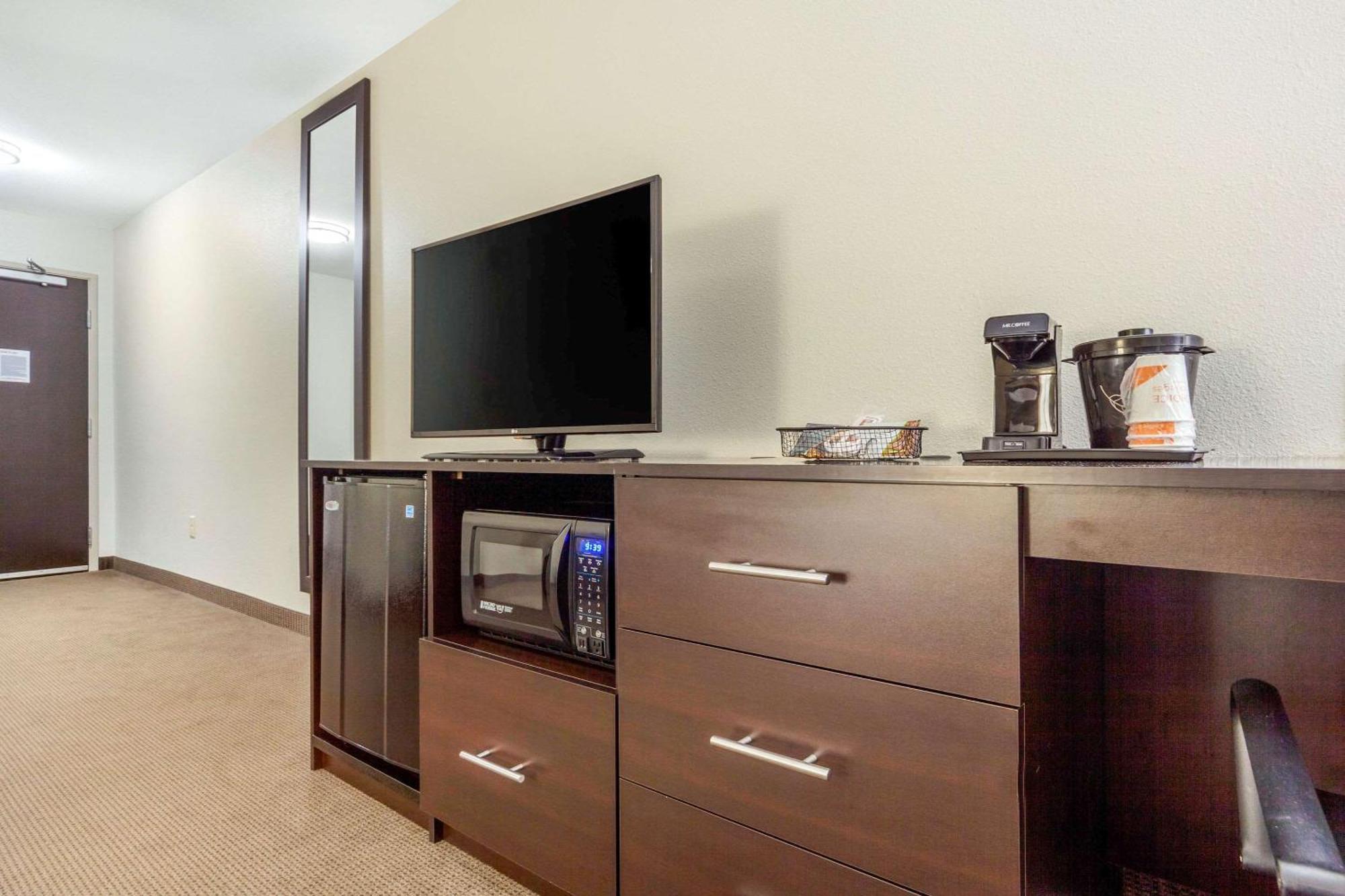 Sleep Inn & Suites Lincoln University Area Екстериор снимка