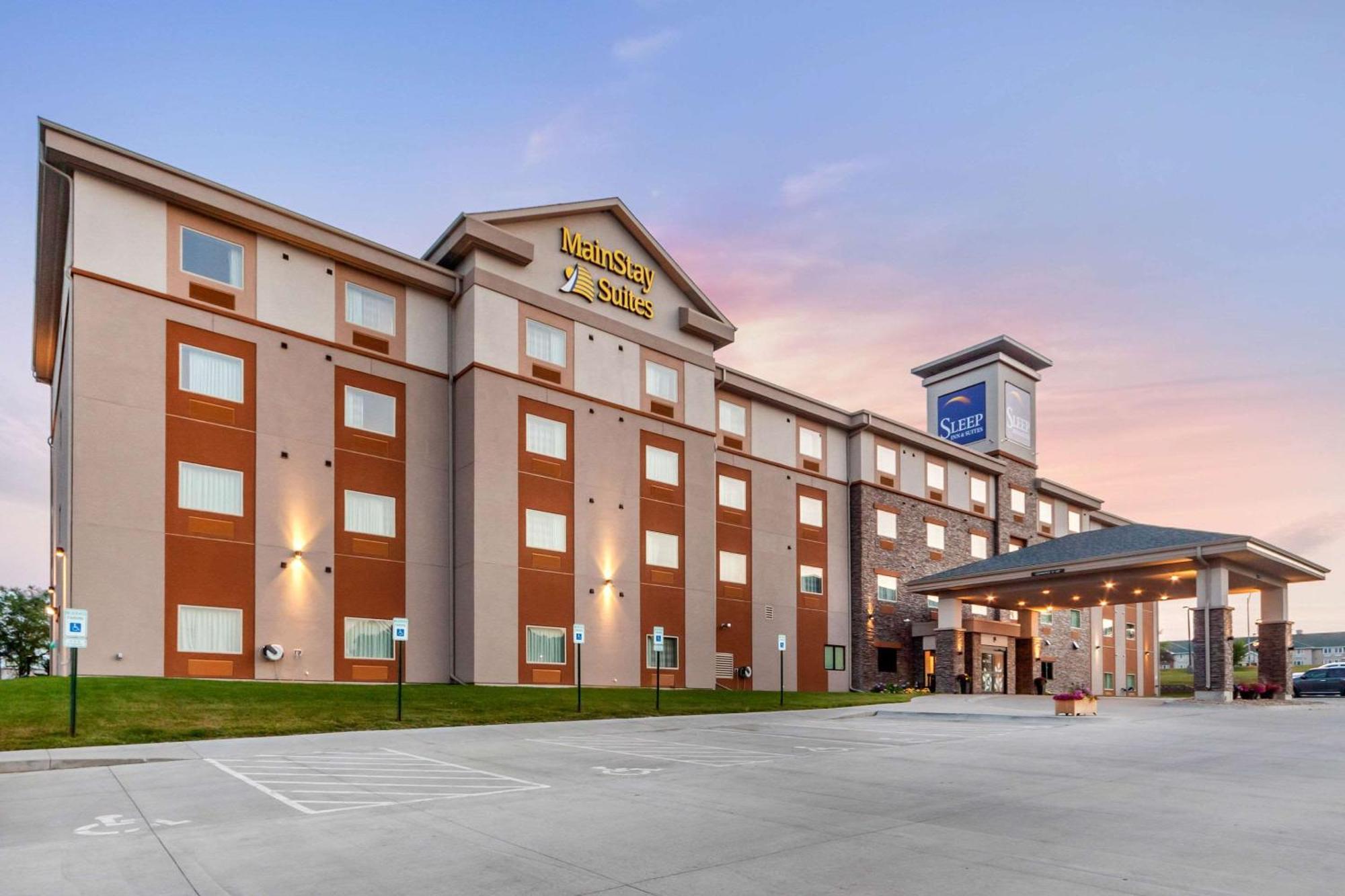 Sleep Inn & Suites Lincoln University Area Екстериор снимка