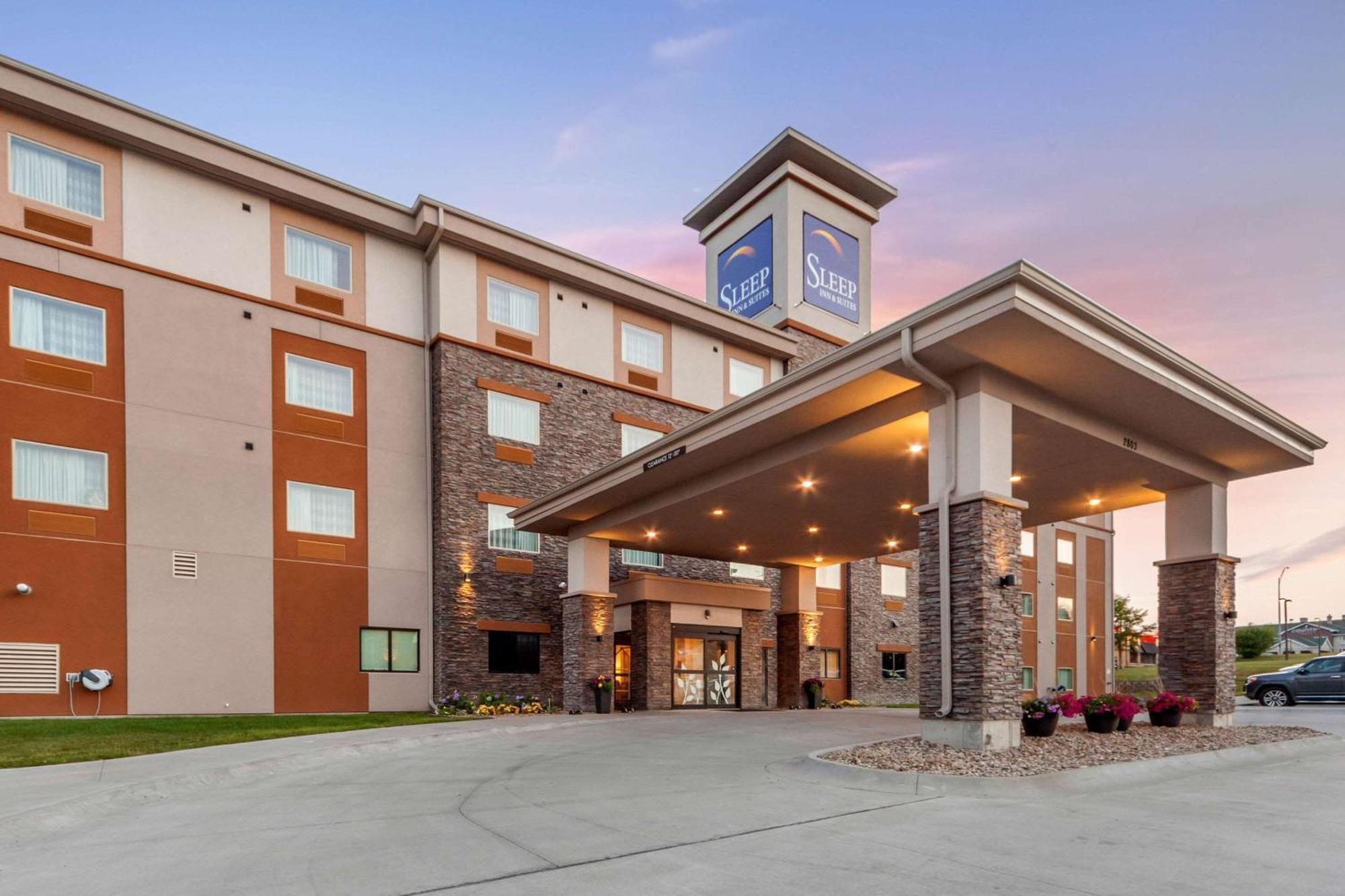 Sleep Inn & Suites Lincoln University Area Екстериор снимка